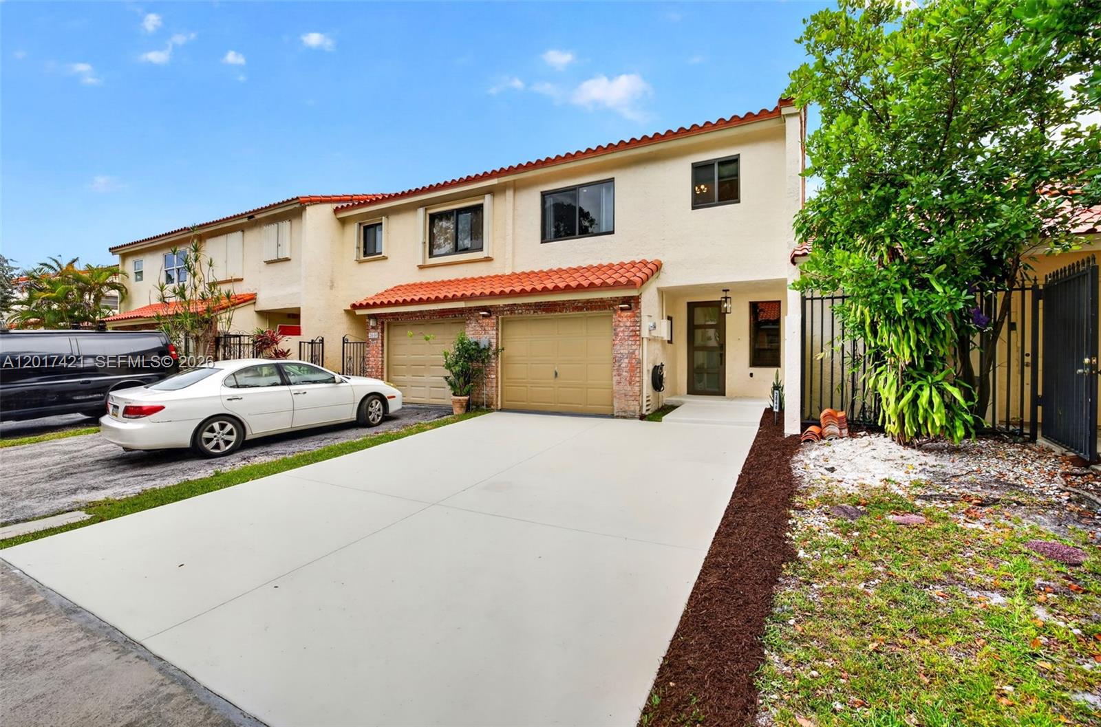3848 Atlanta Street Hollywood, FL 33021 - Photo 7 of 79 Upgraded & widened driveway, new roof and impact windows!