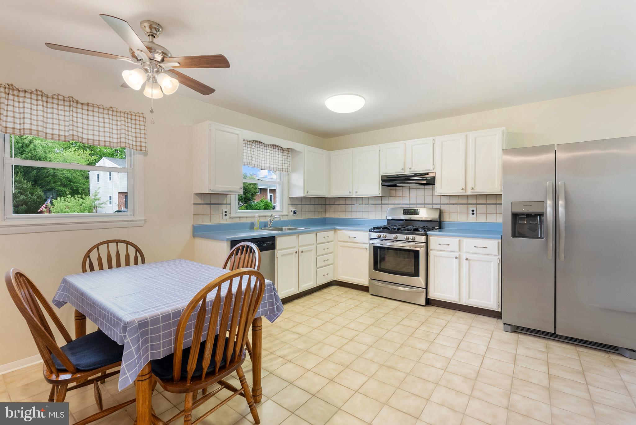 4610 Ballygar Road Baltimore, MD 21236 - Photo 6 of 35 Kitchen