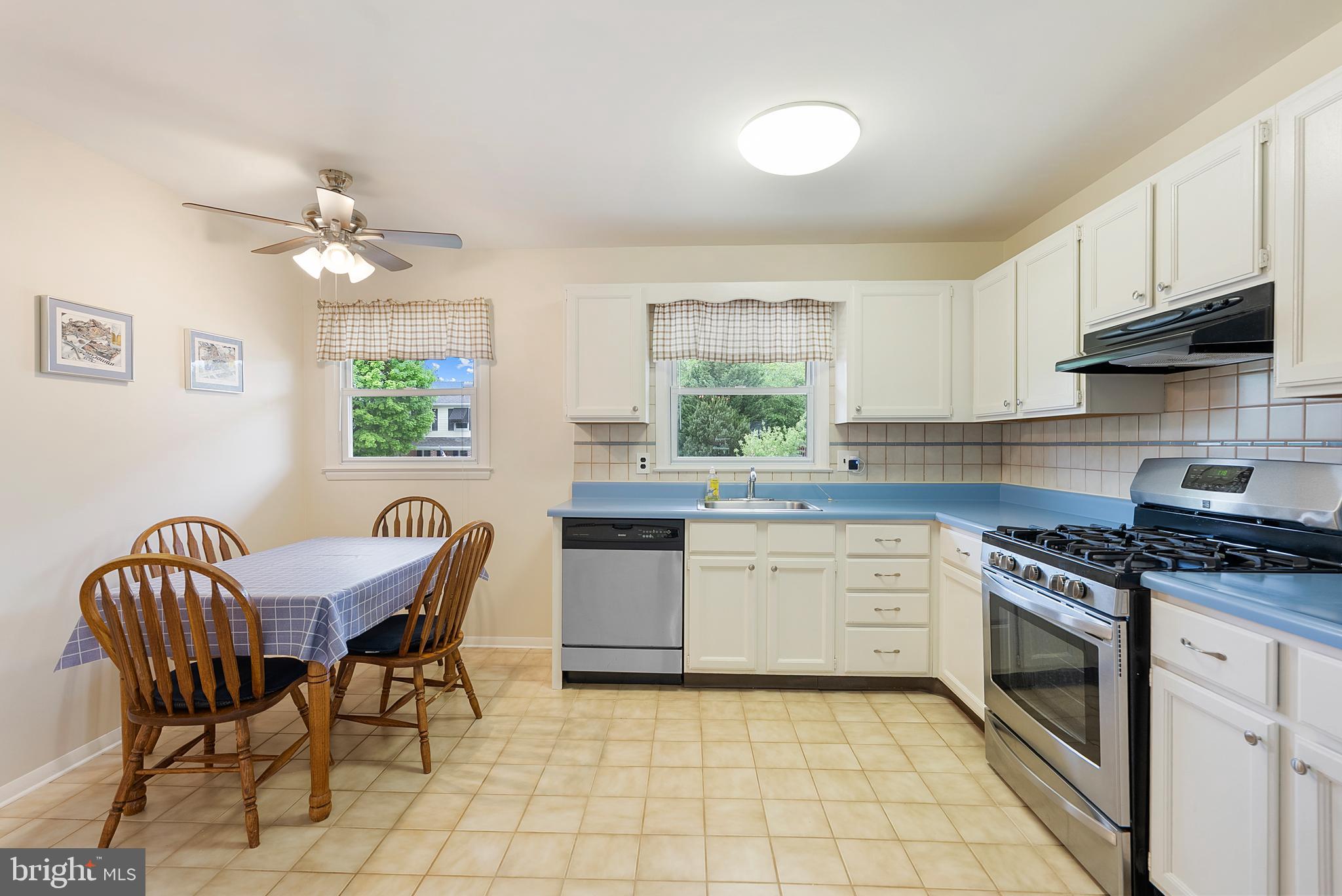 4610 Ballygar Road Baltimore, MD 21236 - Photo 7 of 35 Kitchen