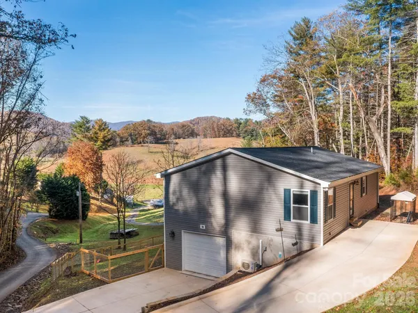$439,900 | 30 Shire Wy Lane, Leicester, NC 28748