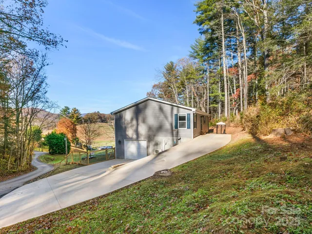 a view of a tennis court