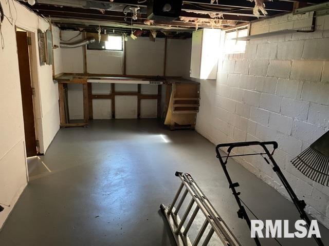 1913 East Keys Avenue Springfield, IL 62702 - Photo 24 of 30