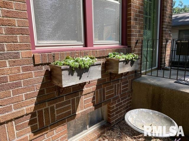 1913 East Keys Avenue Springfield, IL 62702 - Photo 25 of 30