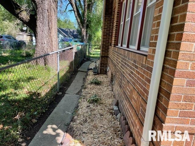 1913 East Keys Avenue Springfield, IL 62702 - Photo 26 of 30