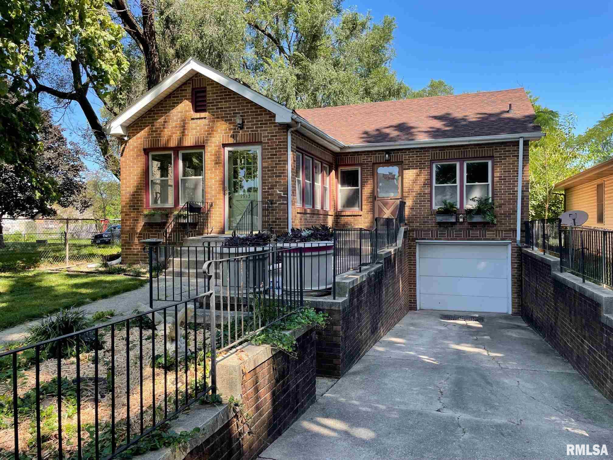 1913 East Keys Avenue Springfield, IL 62702 - Photo 3 of 30