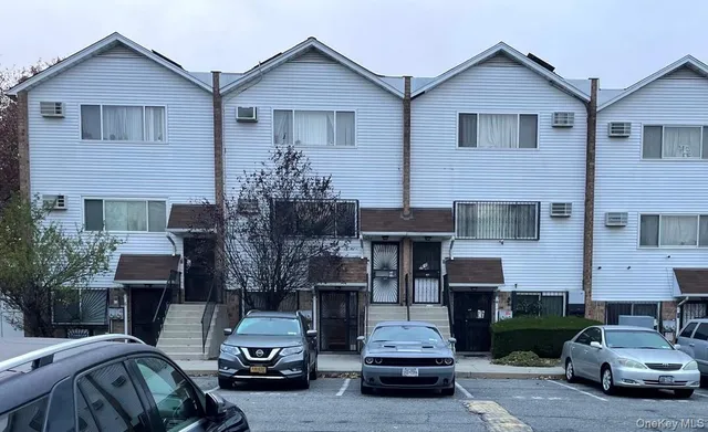 $4,300 | 7 Dune Court | Harding Park