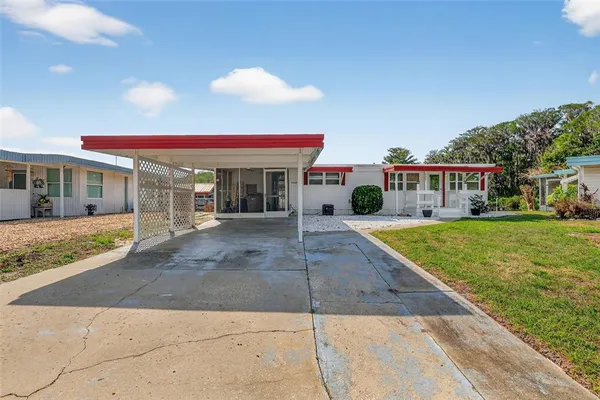 $220,000 | 31701 Kelly Circle, Tavares, FL 32778