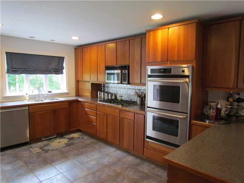 69 Deer Trail Road South Kingstown, RI 02879 - Photo 4 of 19 Kitchen. Great kitchen with lovely cherry cabinets and stainless steel appliances!