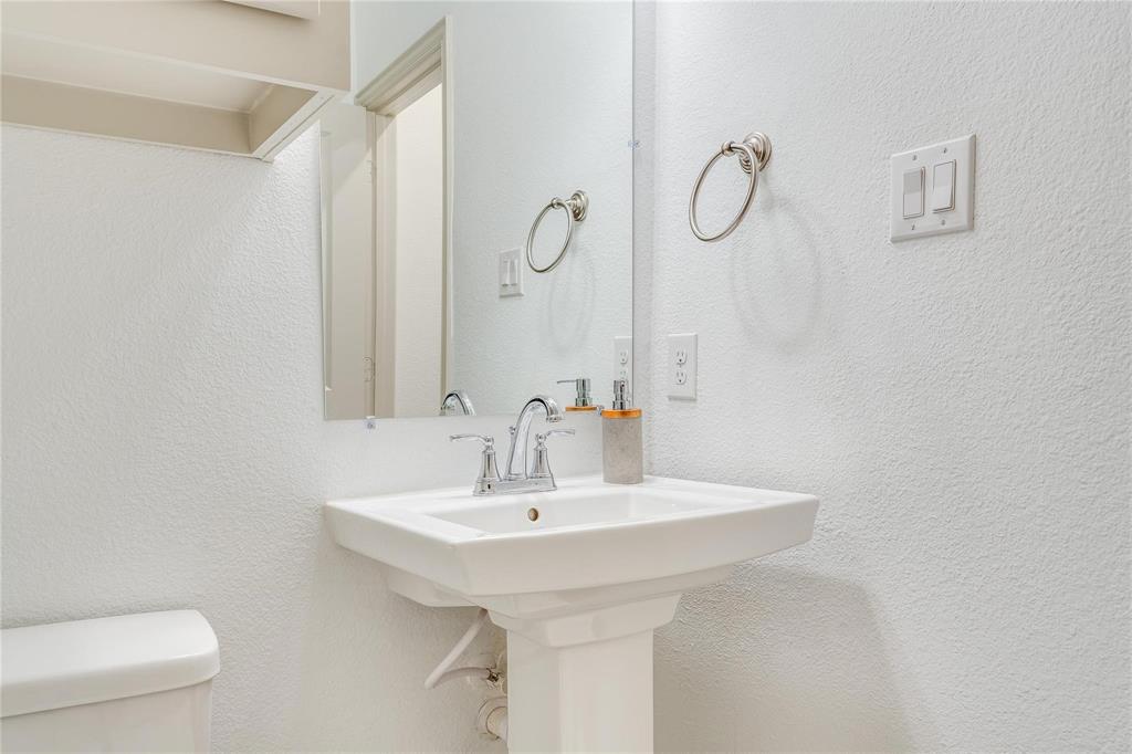 7368 Panicum Drive Frisco, TX 75033 - Photo 13 of 25 Bathroom featuring toilet and sink