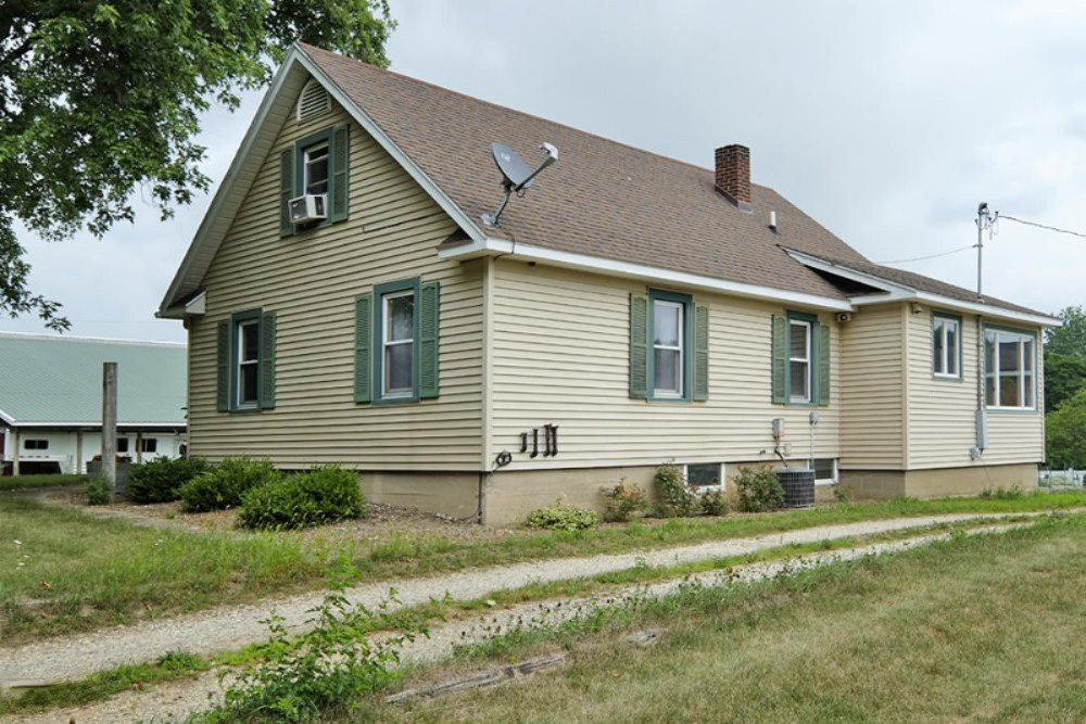 13815 Hallock Road Hickory Corners, MI 49060 - Photo 1 of 57 13815 Hallock-1