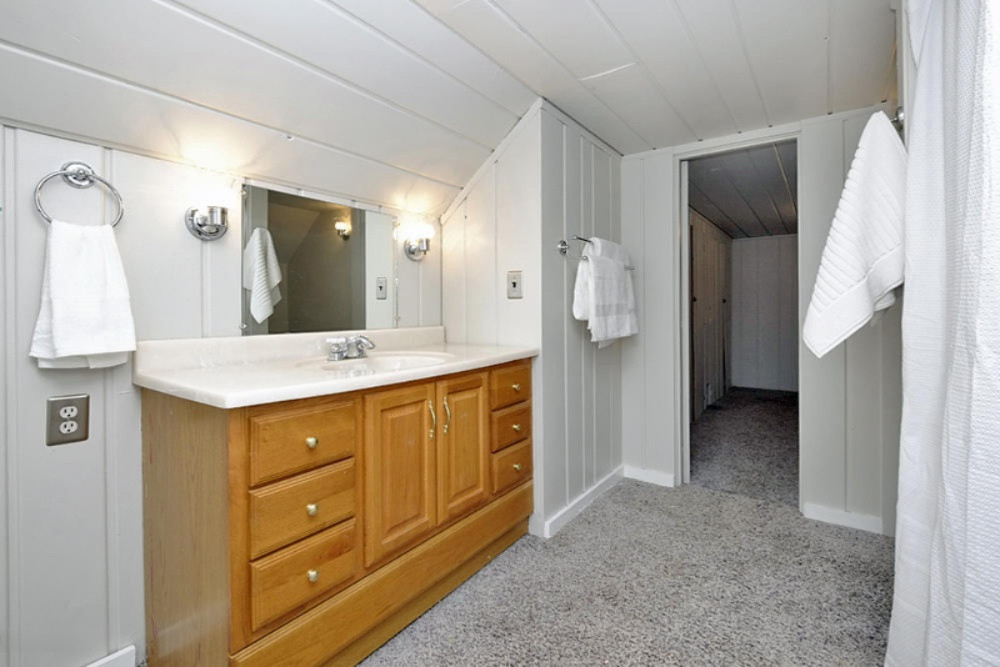13815 Hallock Road Hickory Corners, MI 49060 - Photo 26 of 57 13815 Hallock-27