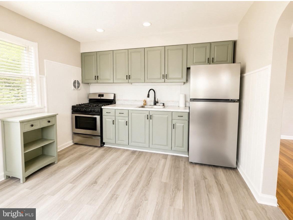 808 Delaware Avenue Riverside, NJ 08075 - Photo 5 of 13 Kitchen