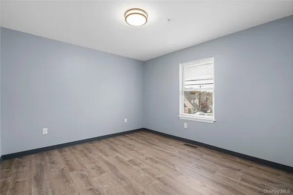 $1,800 | 20 Oak Street, Unit 2, Walden, NY 12586