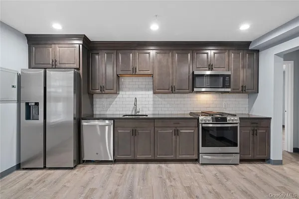 $1,800 | 20 Oak Street, Unit 2, Walden, NY 12586