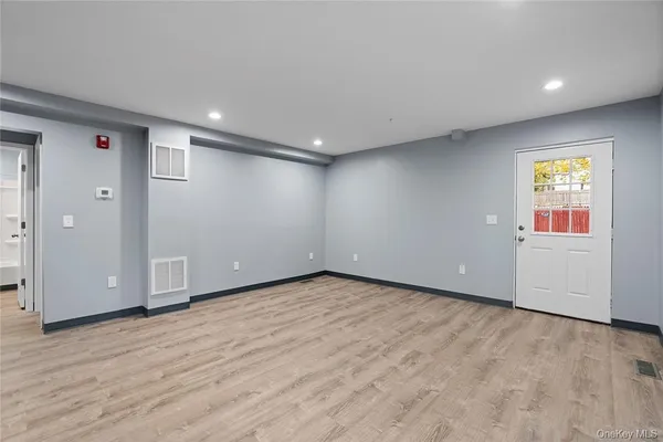 $1,800 | 20 Oak Street, Unit 2, Walden, NY 12586