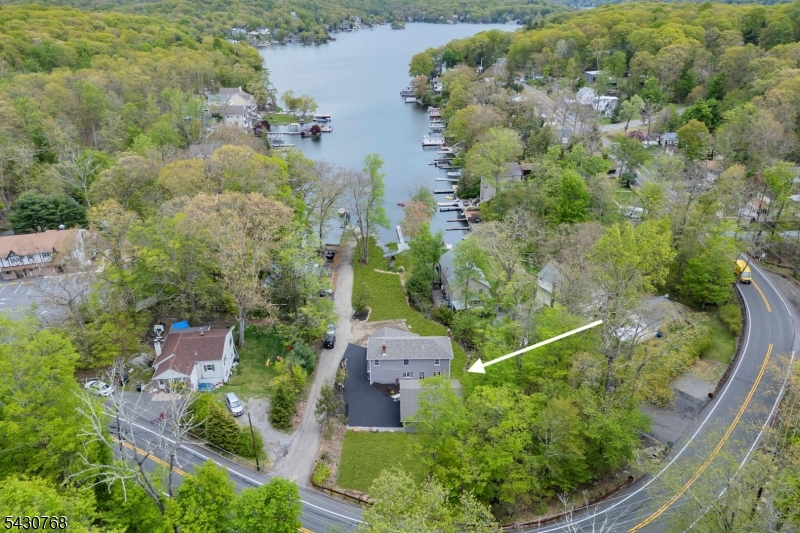 385 Maxim Drive Hopatcong, NJ 07821 - Photo 2 of 50