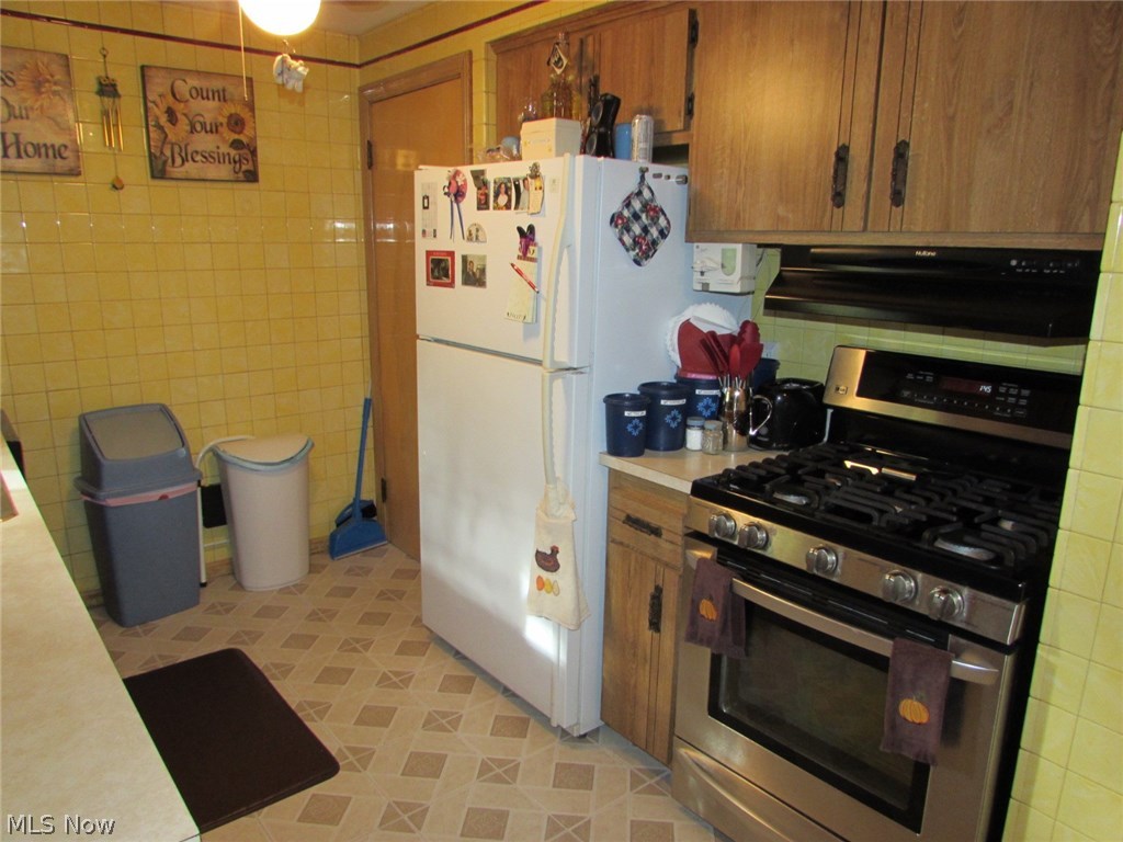 17389 Sheldon Road Middleburg Heights, OH 44130 - Photo 4 of 26