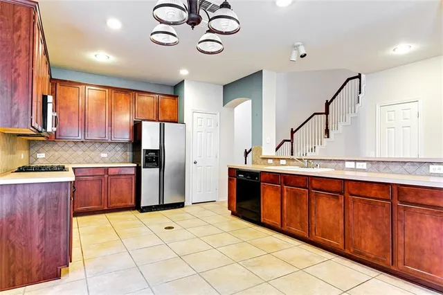 $2,700 | 423 Rainforest Court, Murphy, TX 75094