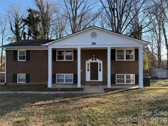 $384,900 | 1230 18th Avenue Northeast, Hickory, NC 28601