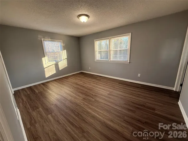 $384,900 | 1230 18th Avenue Northeast, Hickory, NC 28601