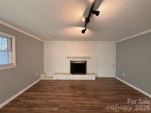 $384,900 | 1230 18th Avenue Northeast, Hickory, NC 28601