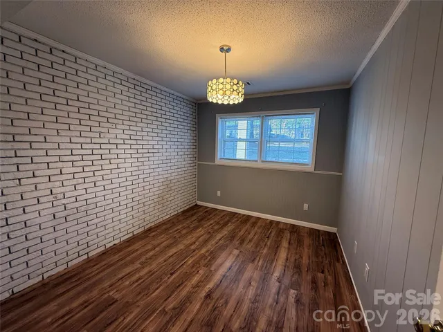 $384,900 | 1230 18th Avenue Northeast, Hickory, NC 28601