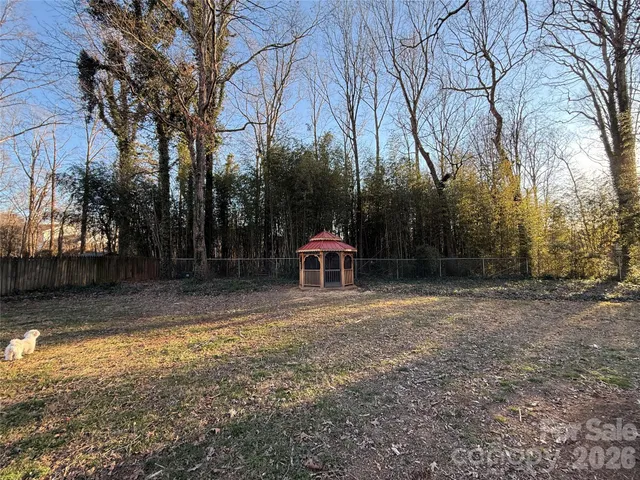 $384,900 | 1230 18th Avenue Northeast, Hickory, NC 28601