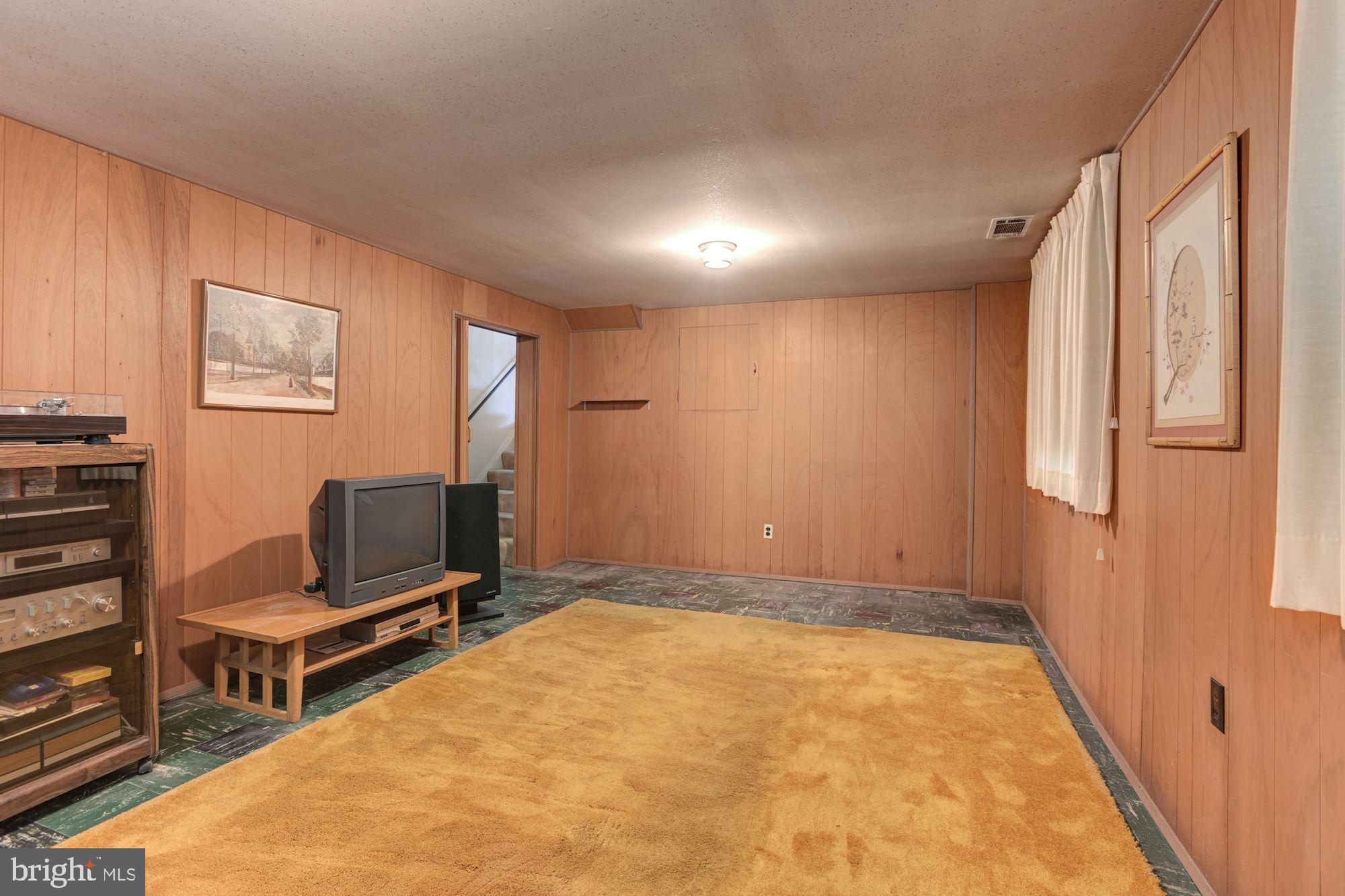 3803 Kilburn Road Randallstown, MD 21133 - Photo 17 of 23 Family Room