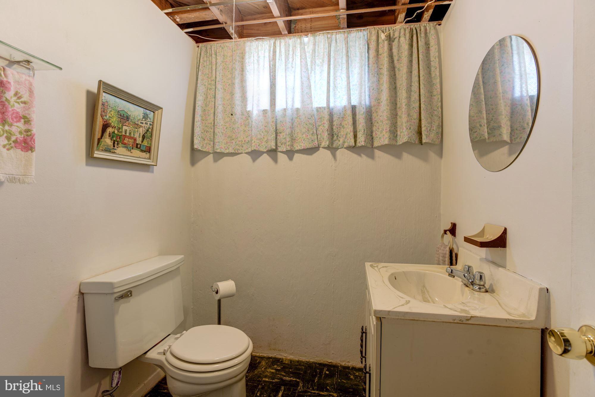 3803 Kilburn Road Randallstown, MD 21133 - Photo 18 of 23 Powder Room