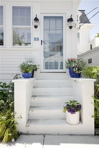 $2,195,000 | 12 Poplar Street, Newport, RI 02840