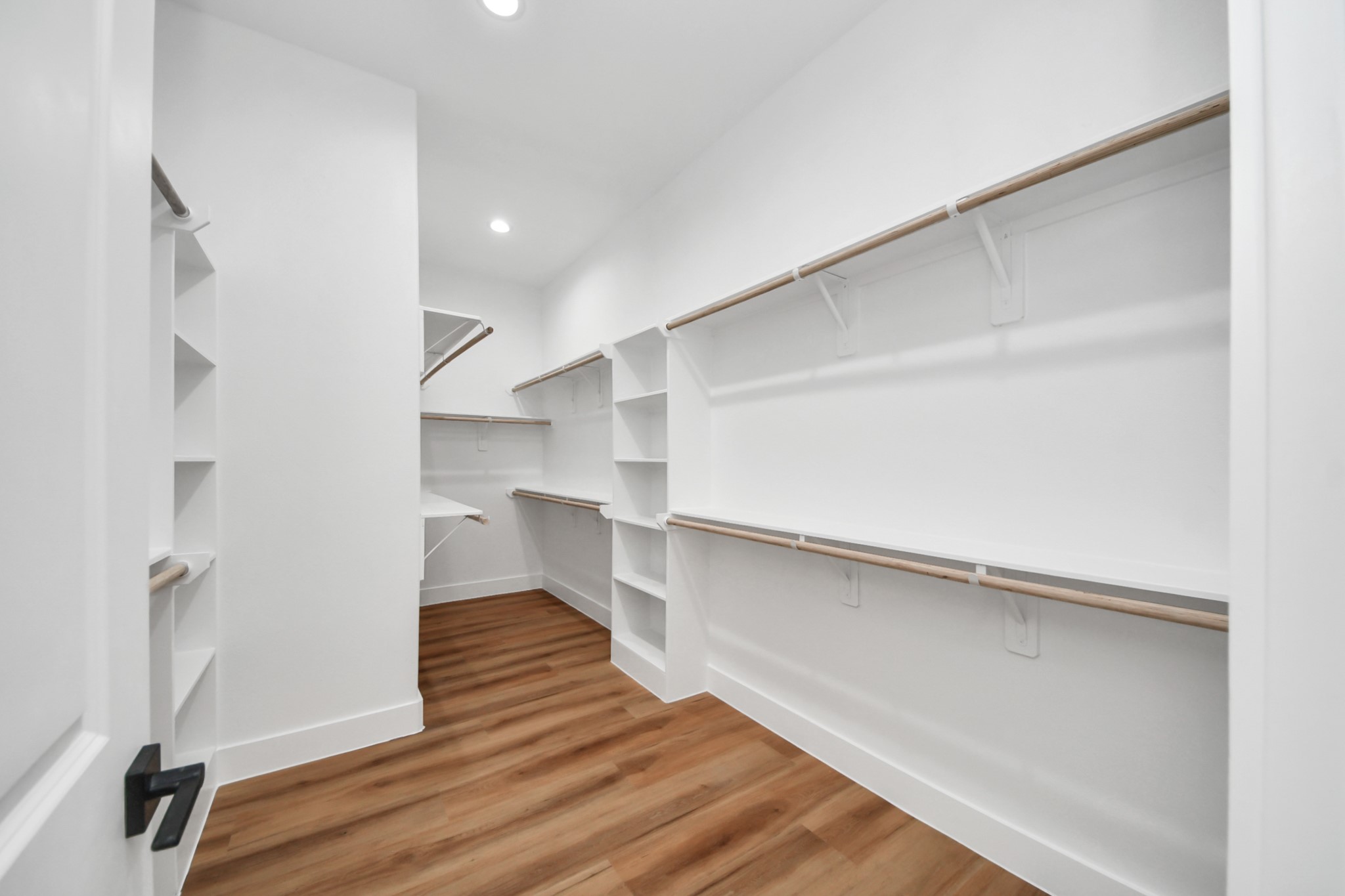 3535 Amos Street Houston, TX 77021 - Photo 30 of 46 Walk-in closet