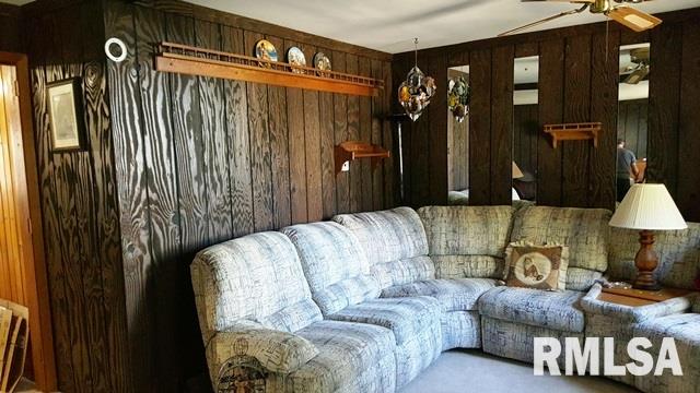 231 17th Place Clinton, IA 52732 - Photo 3 of 10 Gallery Image 3