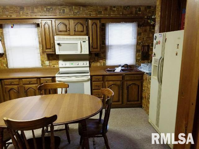 231 17th Place Clinton, IA 52732 - Photo 8 of 10 Gallery Image 8