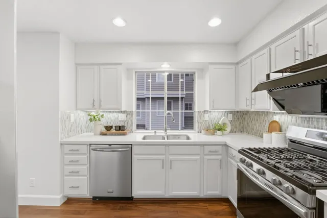 $1,409,900 | 7 Chart Lane, Redwood City, CA 94065