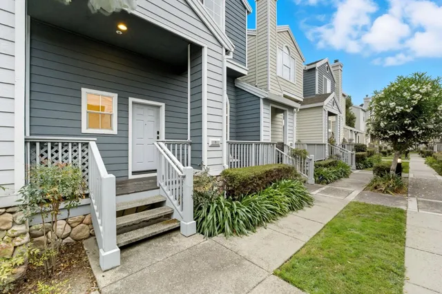 $1,409,900 | 7 Chart Lane, Redwood City, CA 94065