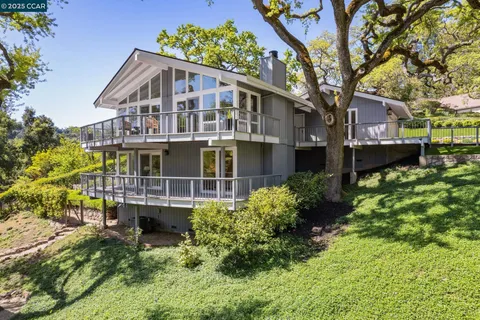 $2,275,000 | 25 Coachwood Terrace, Orinda, CA 94563