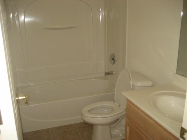 6852 West Carter Road Laveen, AZ 85339 - Photo 9 of 11 BATHROOM 2