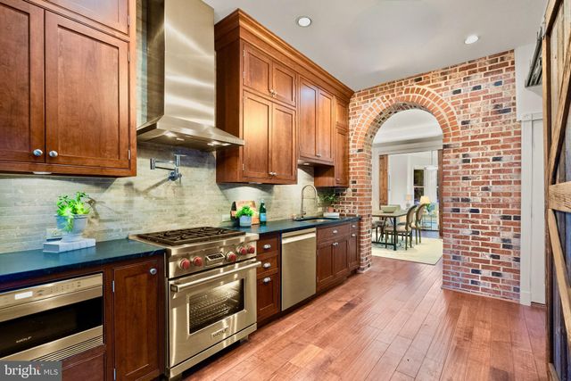 $1,330,000 | 925 R Street Northwest, Washington, DC 20001