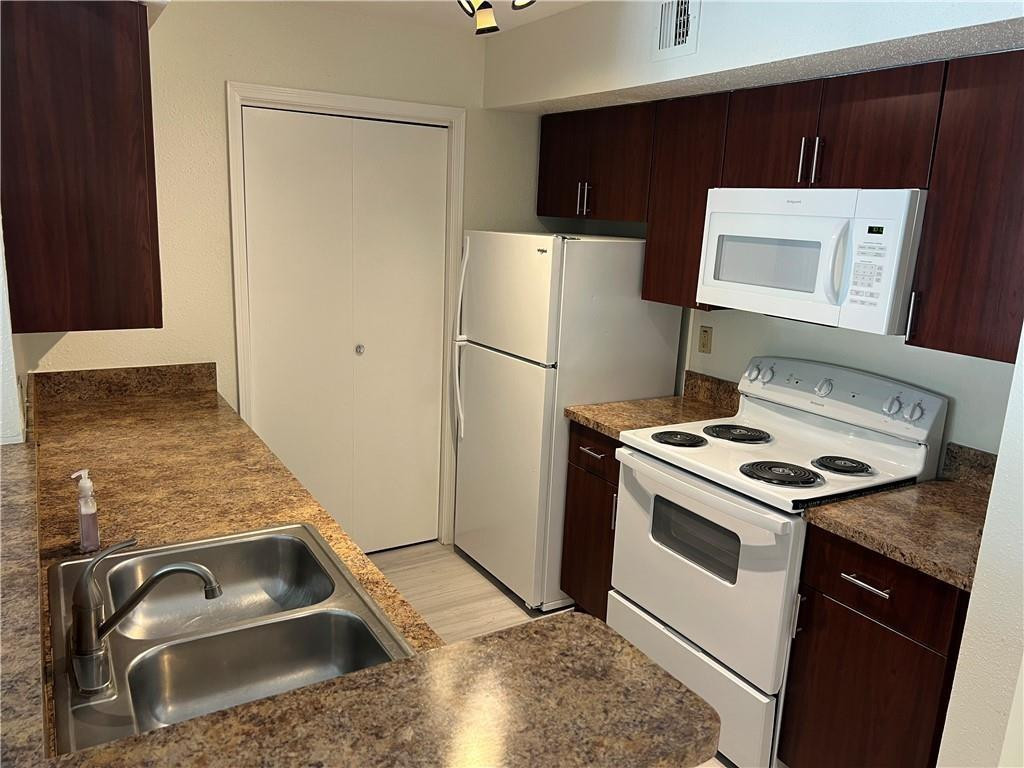 875 Riverside Drive, Unit 725 Coral Springs, FL 33071 - Photo 7 of 23 Photo 7