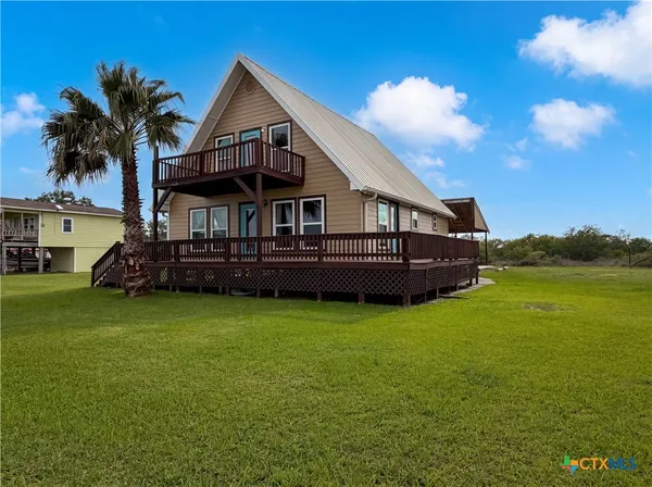 $350,000 | 552 South Marshall Johnson Avenue, Port Lavaca, TX 77979