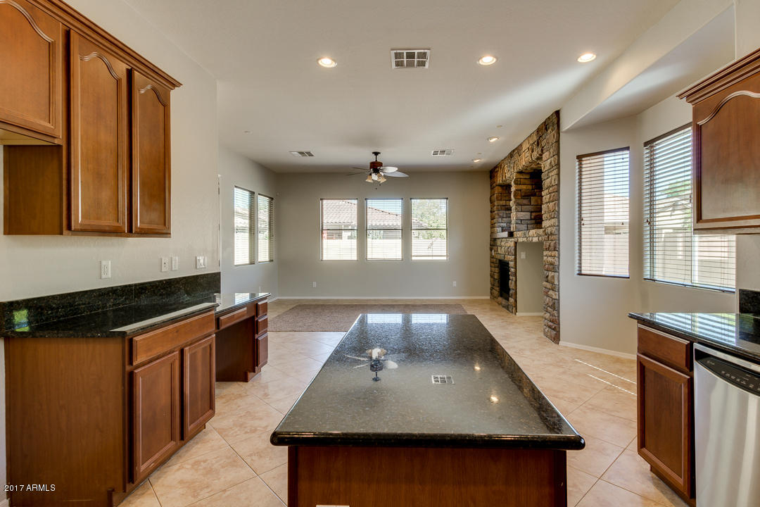 1046 Phelps Street Gilbert, AZ 85295 - Photo 12 of 24 05-Phelps