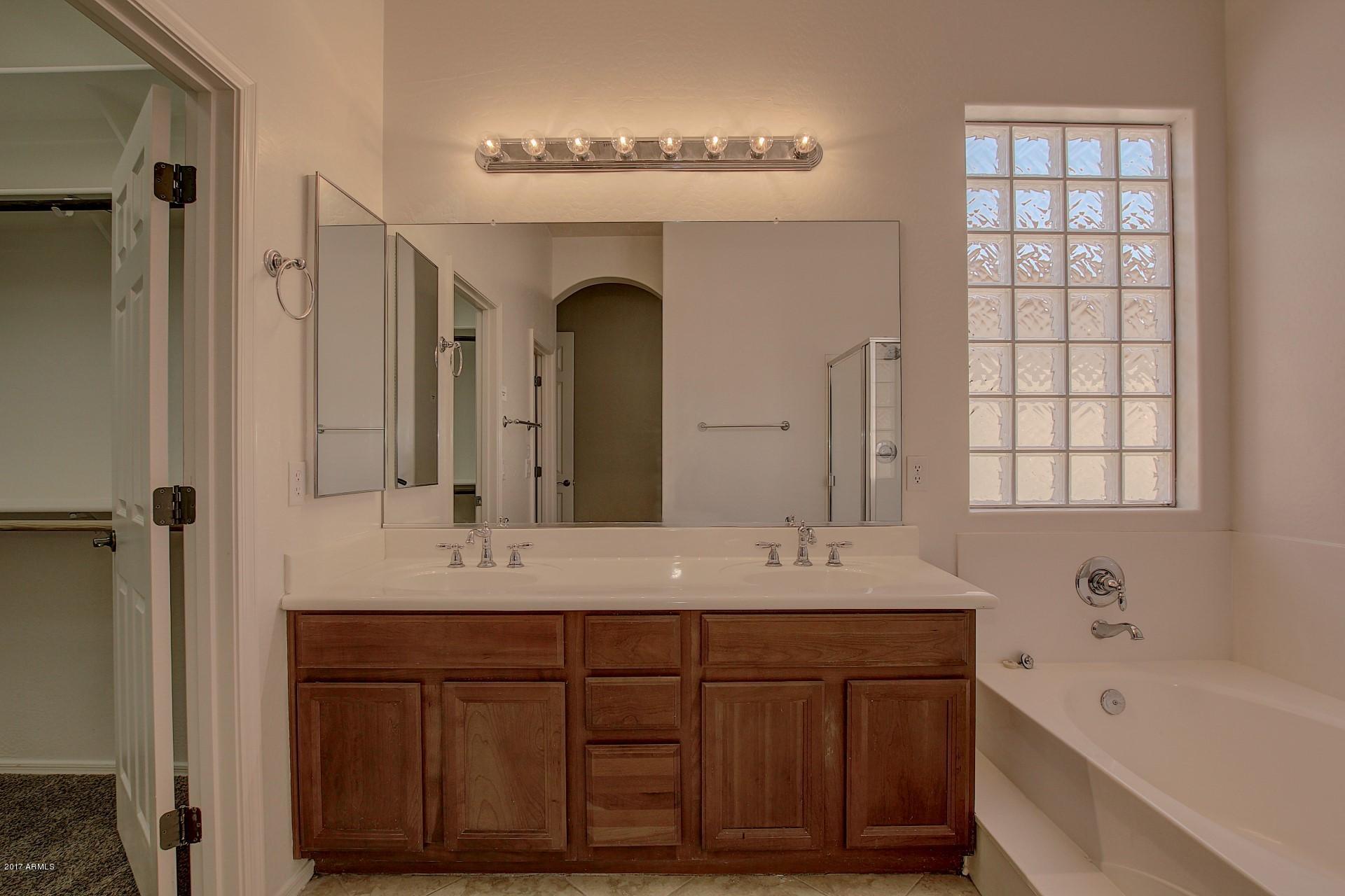 1046 Phelps Street Gilbert, AZ 85295 - Photo 17 of 24 1046 E Phelps St (18)
