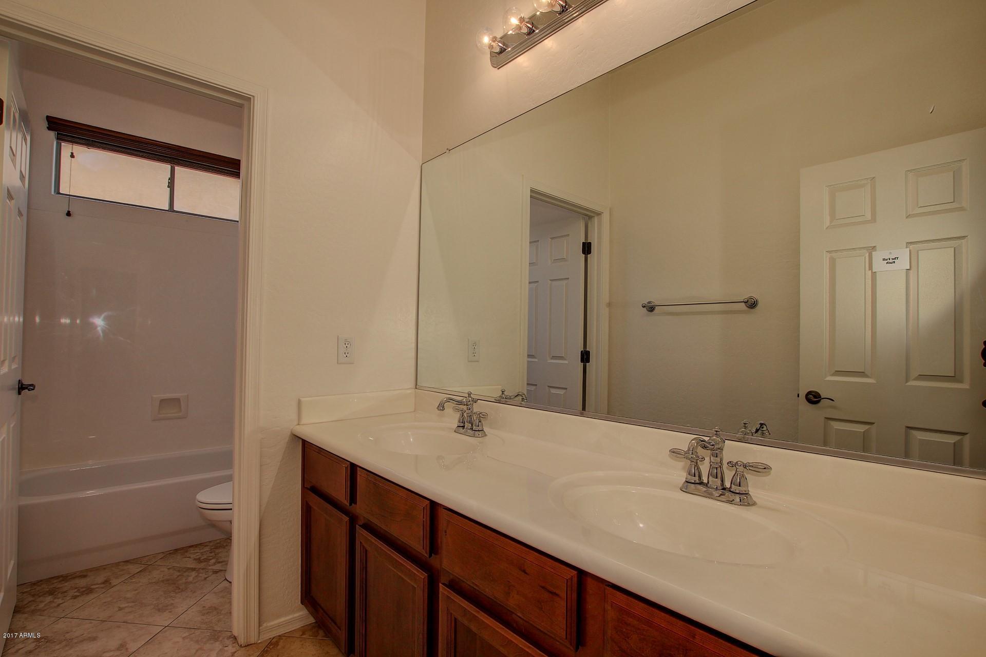 1046 Phelps Street Gilbert, AZ 85295 - Photo 3 of 24 1046 E Phelps St (3)