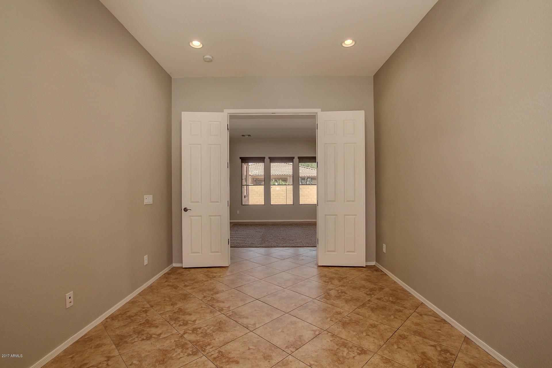 1046 Phelps Street Gilbert, AZ 85295 - Photo 7 of 24 1046 E Phelps St (7)