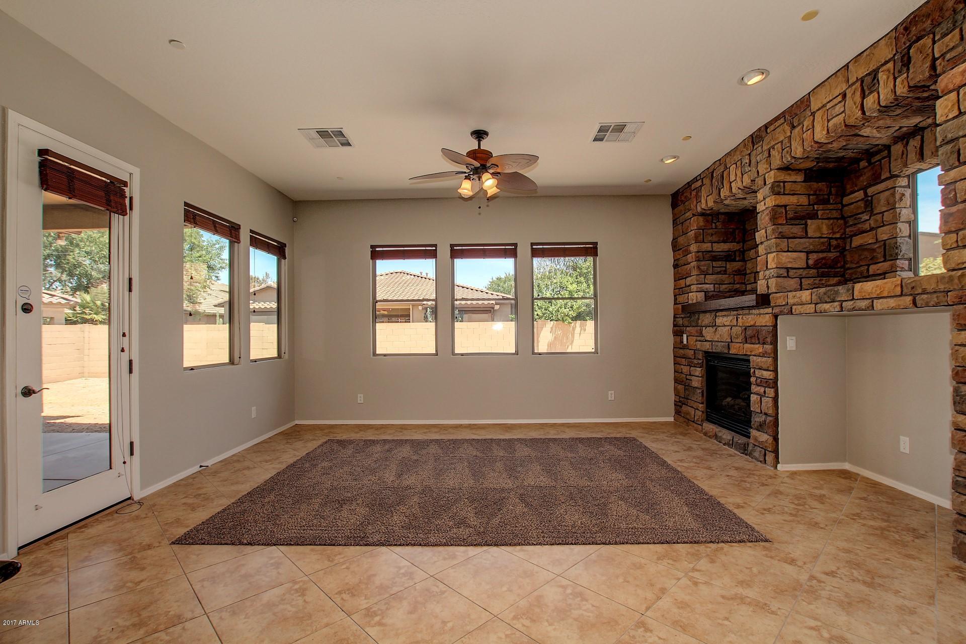1046 Phelps Street Gilbert, AZ 85295 - Photo 9 of 24 1046 E Phelps St (9)