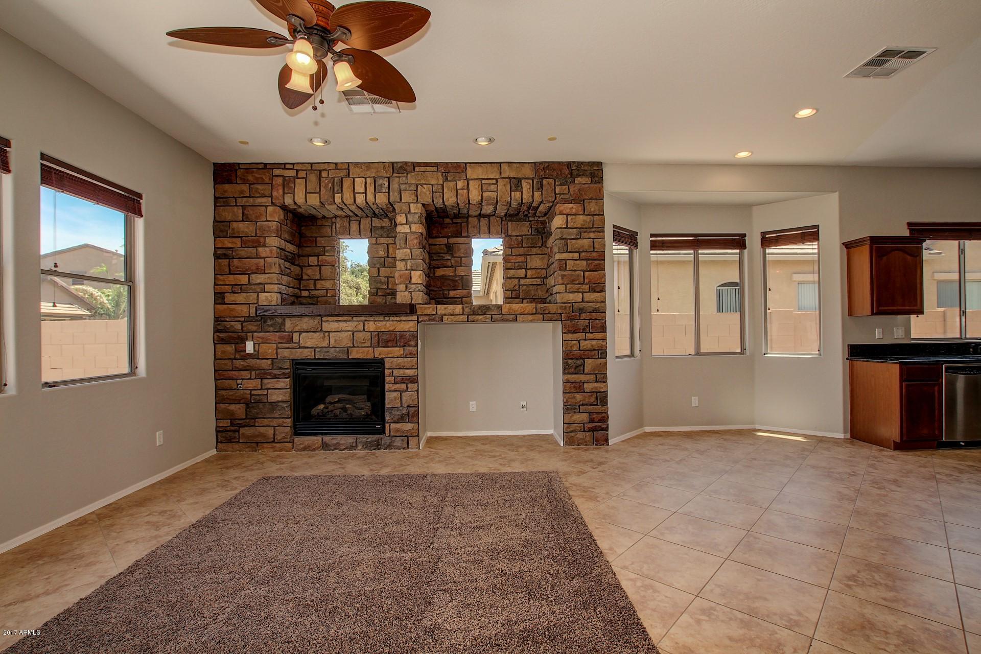 1046 Phelps Street Gilbert, AZ 85295 - Photo 10 of 24 1046 E Phelps St (11)
