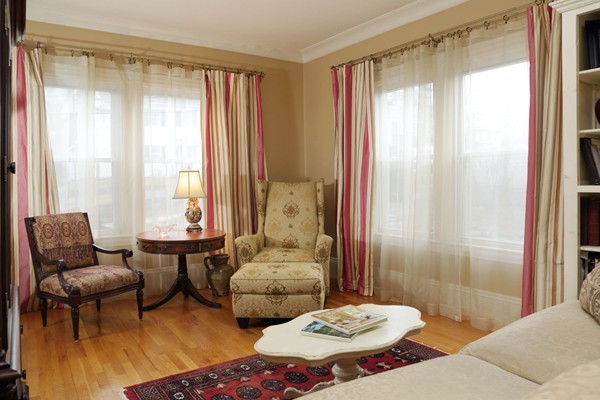 949 Chestnut Street, Unit 1 Newton, MA 02464 - Photo 2 of 7