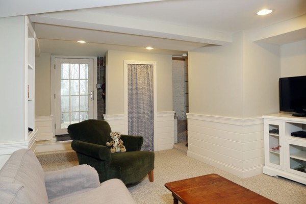 949 Chestnut Street, Unit 1 Newton, MA 02464 - Photo 5 of 7