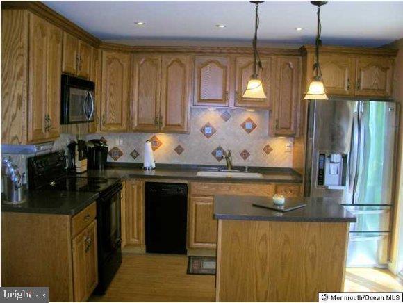205 Holmes Mill Road Cream Ridge, NJ 08514 - Photo 10 of 14