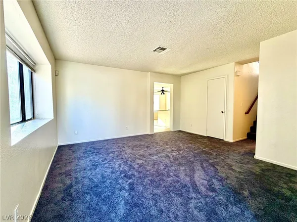 $2,200 | 2063 Waverly Circle, Henderson, NV 89014